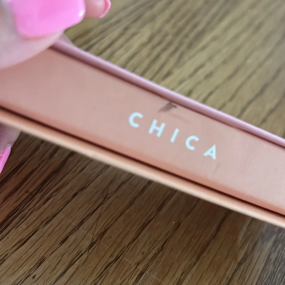 ColourPop: CHICA Falsies Faux Lashes - Chic Black